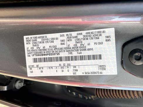 Used 2023 Ford F250 Lariat w/ Lariat Ultimate Package AWD/4WD image 32