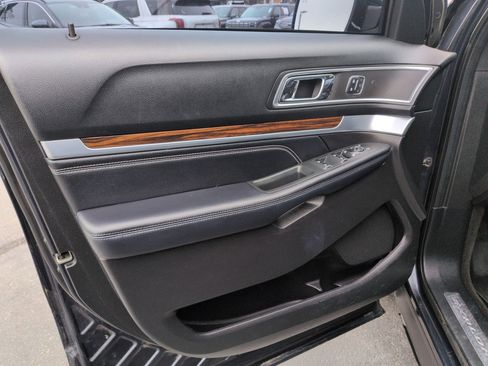 Used 2017 Ford Explorer Limited w/ Equipment Group 301A image 13