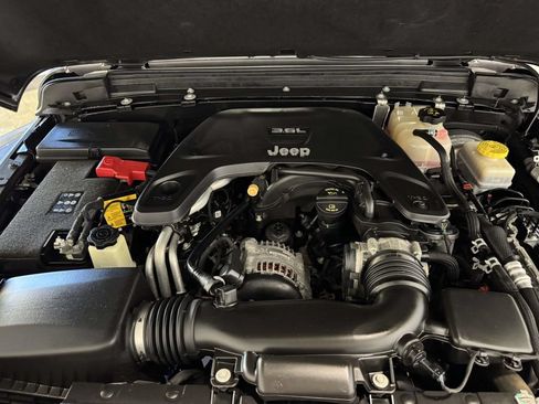 Used 2021 Jeep Wrangler Unlimited Sport AWD/4WD image 27