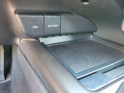 Used 2024 Toyota Camry SE FWD image 11