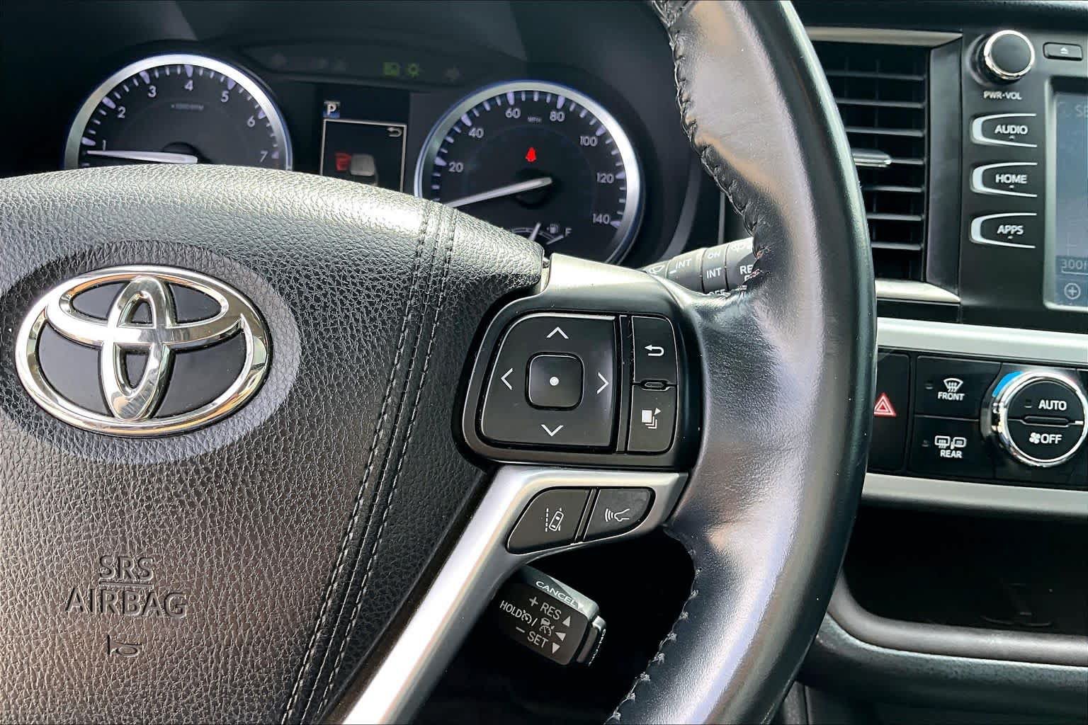 Used 2017 Toyota Highlander XLE FWD image 23