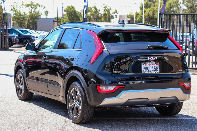 Certified 2025 Kia Niro EX FWD image 7