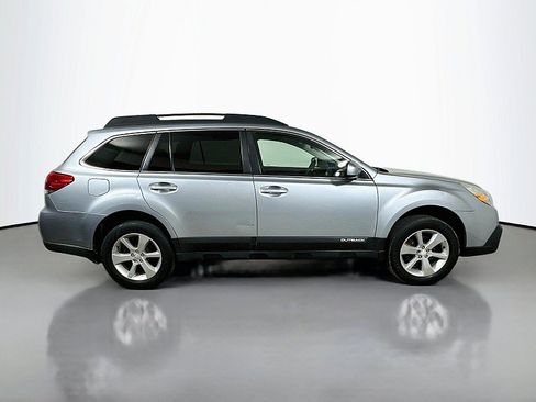 Used 2013 Subaru Outback 2.5i Premium AWD/4WD image 8