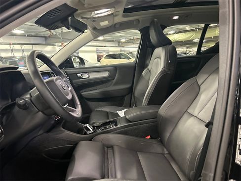 Used 2026 Volvo XC40 B5 Plus w/ Protection Package Premier image 10