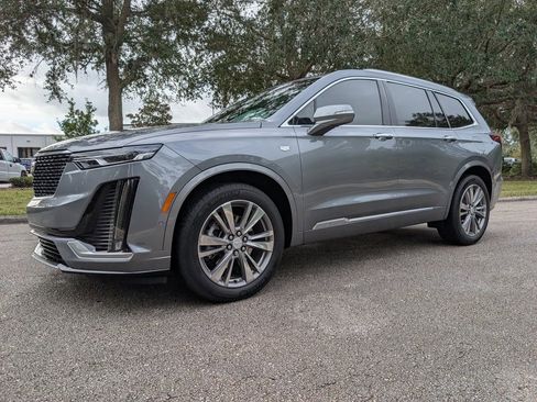 Used 2022 Cadillac XT6 Premium Luxury w/ Technology Package image 4