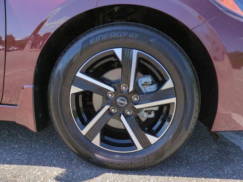 Used 2025 Nissan Sentra SV w/ All-Weather Package FWD image 11
