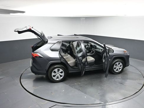 Used 2022 Toyota RAV4 LE image 41