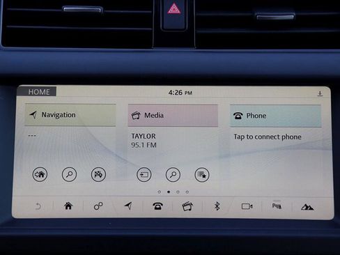 Used 2018 Land Rover Discovery SE image 25