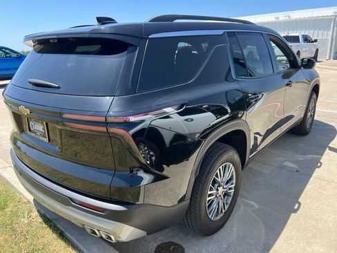 Used 2026 Chevrolet Traverse LT w/ Driver Confidence Package FWD image 6
