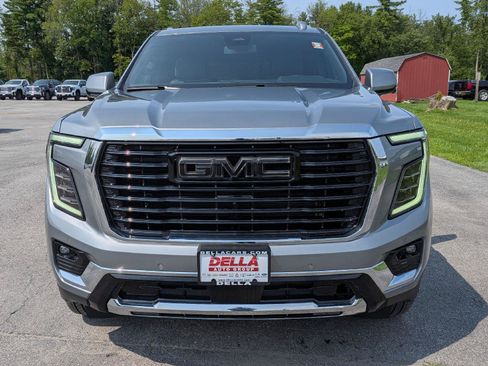 Used 2025 GMC Yukon Elevation w/ LPO, Elevation Black Package AWD/4WD image 2
