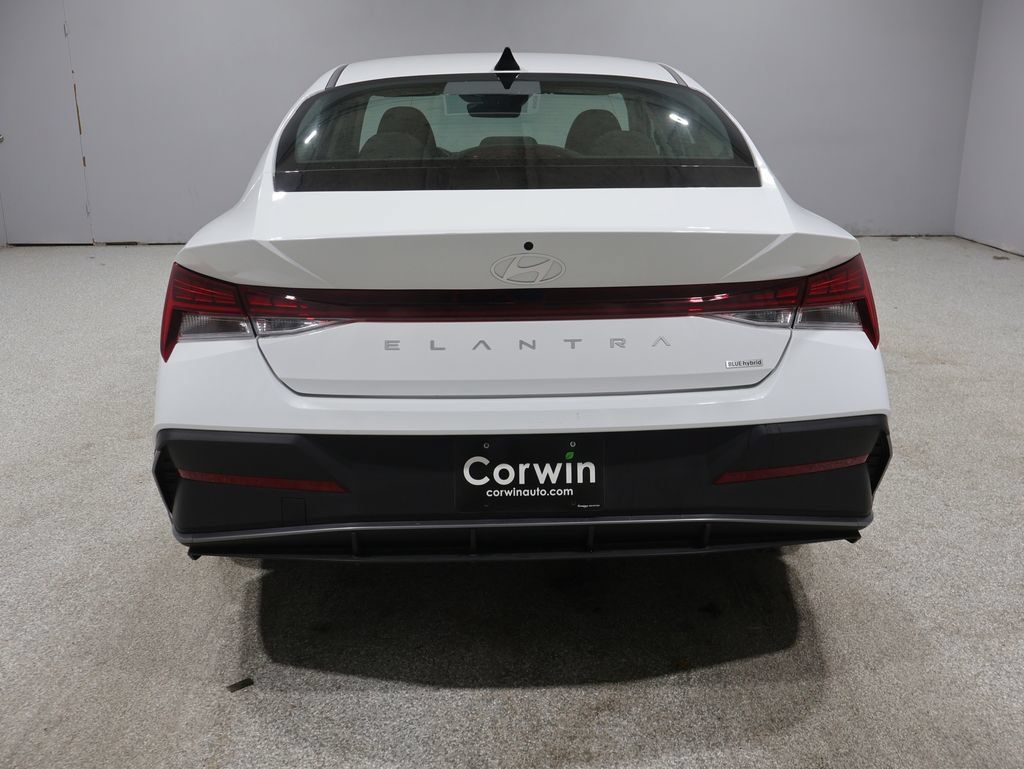 Used 2026 Hyundai Elantra Hybrid FWD image 3