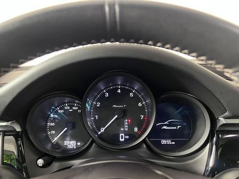 Used 2023 Porsche Macan Turbo AWD/4WD image 29
