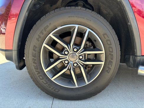 Used 2020 Jeep Grand Cherokee Limited AWD/4WD image 36
