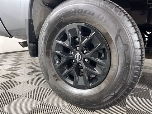 Used 2024 Nissan Frontier SV image 13