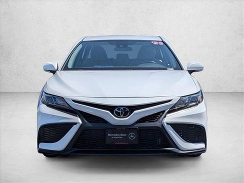 Used 2023 Toyota Camry SE FWD image 2