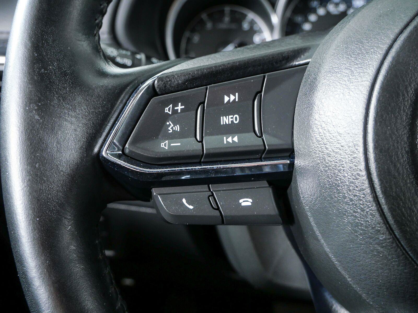 Used 2018 MAZDA CX-5 Touring w/ Preferred Equipment Package FWD image 11