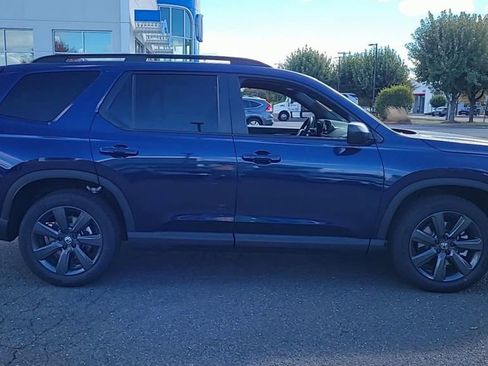 New 2025 Honda Pilot Sport image 10
