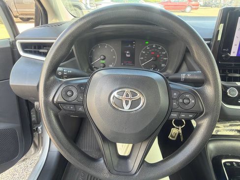 Used 2023 Toyota Corolla LE FWD image 9