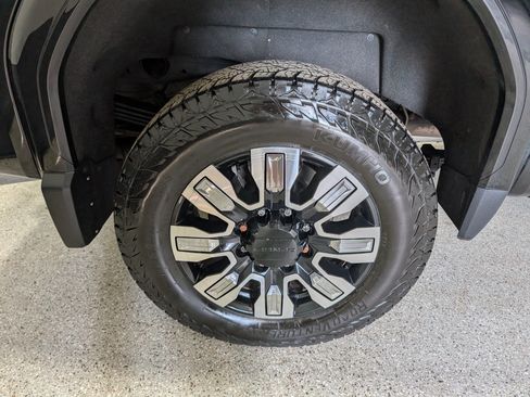 Used 2024 GMC Sierra 2500 Denali w/ Technology Package AWD/4WD image 14