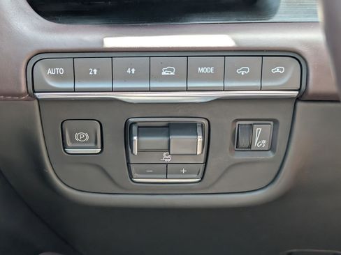 Used 2023 Cadillac Escalade Sport Platinum w/ LPO, ONYX Package AWD/4WD image 25