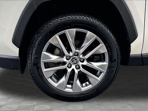 Certified 2022 Toyota RAV4 XLE Premium FWD image 11