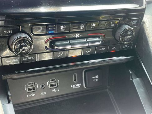 Used 2023 Jeep Grand Cherokee L Summit w/ Rear Seat Video Group I AWD/4WD image 24