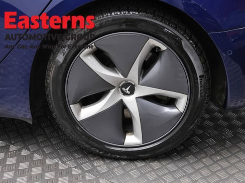 Used 2018 Tesla Model 3 Long Range RWD image 8