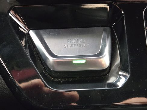 Used 2024 GMC Sierra 2500 AT4 image 24