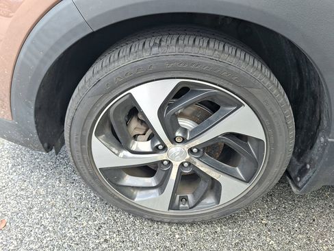 Used 2017 Hyundai Tucson Sport w/ Cargo Package AWD/4WD image 4