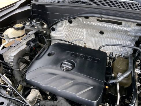 Used 2022 Chevrolet TrailBlazer RS FWD image 32