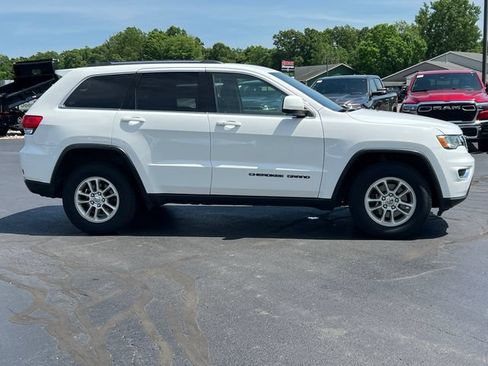 Used 2019 Jeep Grand Cherokee Laredo AWD/4WD image 41