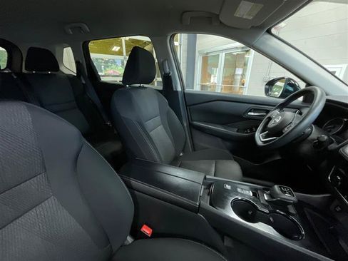 Used 2024 Nissan Rogue SV FWD image 32