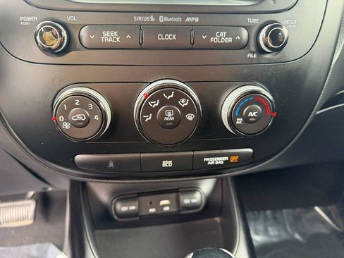 Used 2016 Kia Soul + FWD image 33