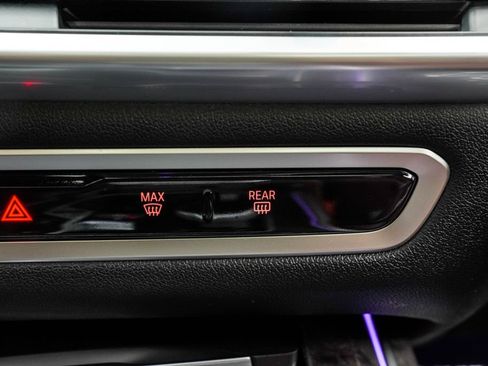 Used 2023 BMW X7 xDrive40i w/ M Sport Package AWD/4WD image 31