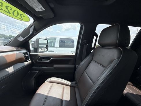 Used 2025 GMC Sierra 2500 Denali w/ Denali Reserve Package AWD/4WD image 31