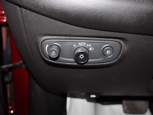 Used 2020 Chevrolet Equinox LT image 16