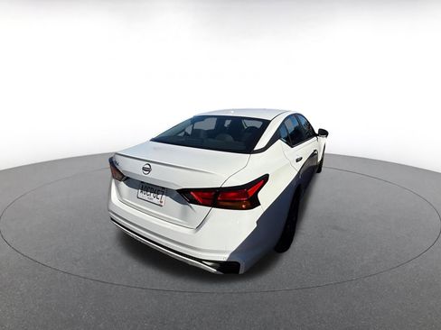 Used 2025 Nissan Altima 2.5 SV image 7