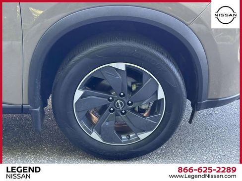 Certified 2024 Nissan Rogue SV AWD/4WD image 10