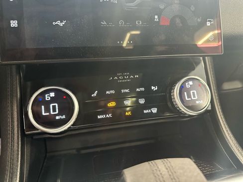 Used 2022 Jaguar F-PACE S image 28
