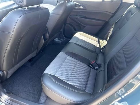 Used 2025 Chevrolet Trax LT FWD image 12