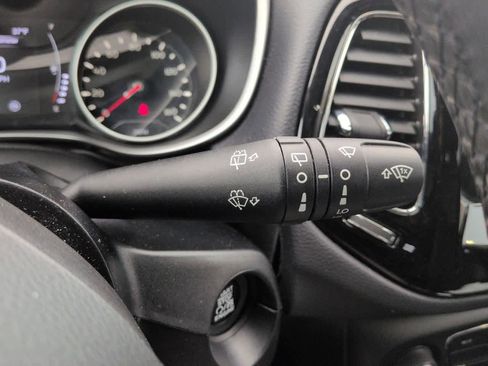 Used 2021 Jeep Compass Altitude image 25