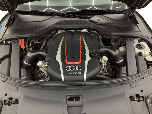 Used 2013 Audi S8 image 48