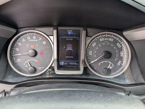 Used 2017 Toyota Tacoma SR5 w/ Tow Package AWD/4WD image 17