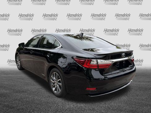 Used 2017 Lexus ES 300h w/ Luxury Package FWD image 8