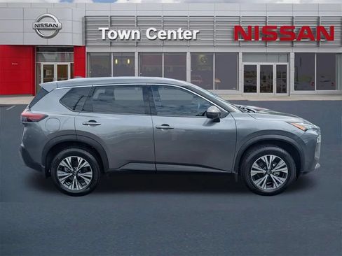 Used 2021 Nissan Rogue SV w/ Premium Package FWD image 8