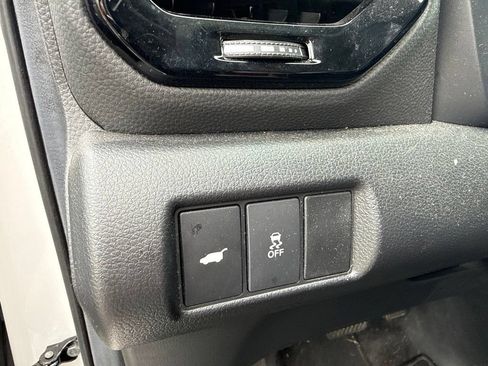 Used 2025 Honda Pilot Touring image 19