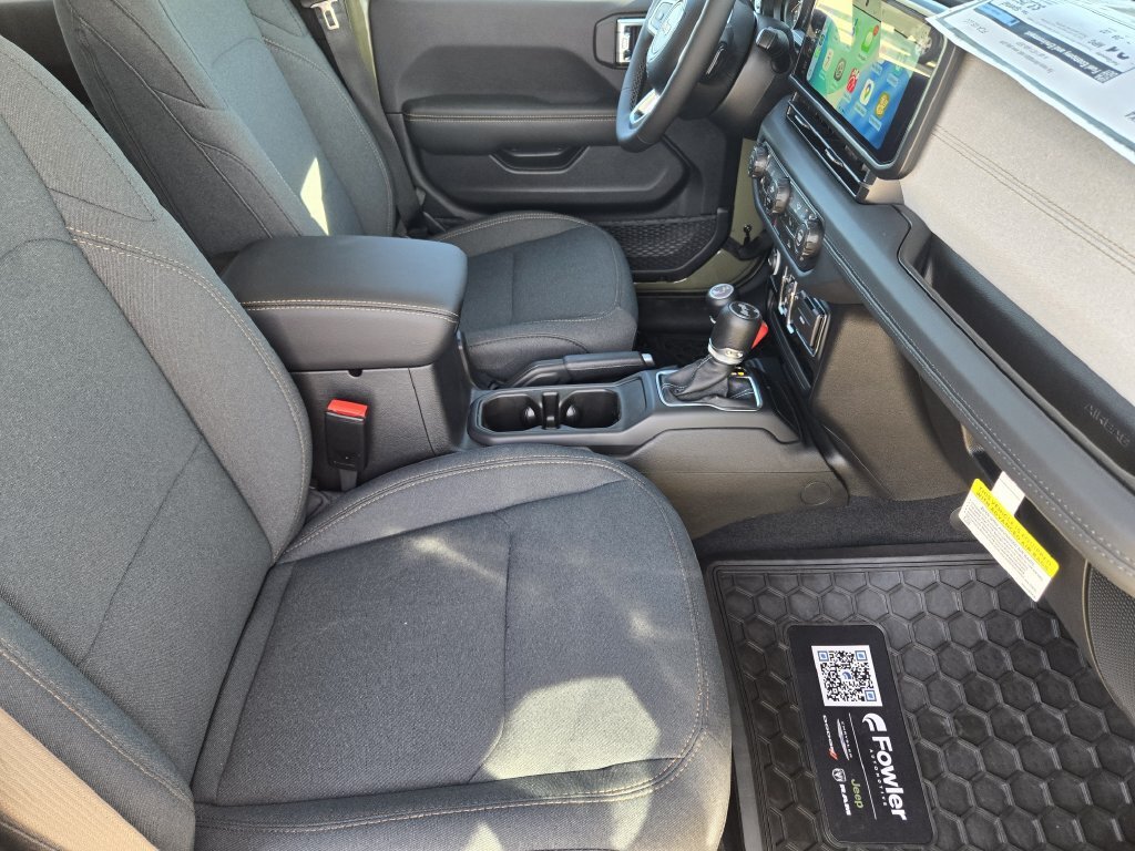 New 2026 Jeep Wrangler Unlimited Sahara AWD/4WD image 11