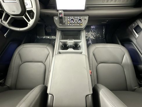 Used 2025 Land Rover Defender 110 S AWD/4WD image 22