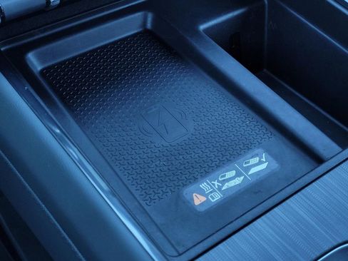 Used 2025 GMC Acadia AT4 image 22