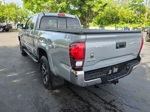 Used 2021 Toyota Tacoma SR5 AWD/4WD image 5